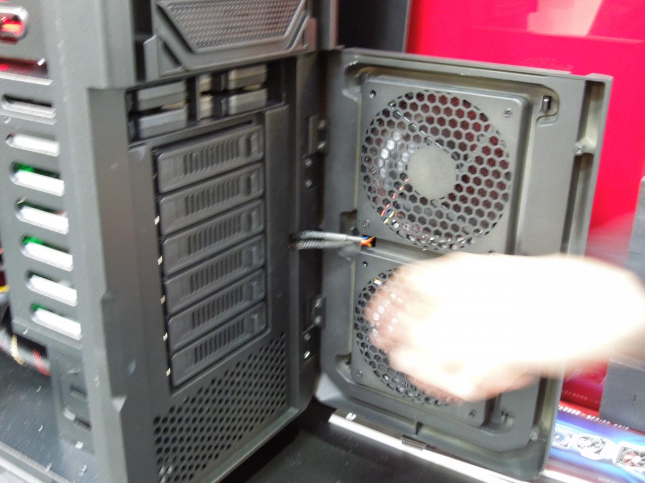 [06/03/2012] Cebit 2012: Neue Produkte von Enermax (34)
