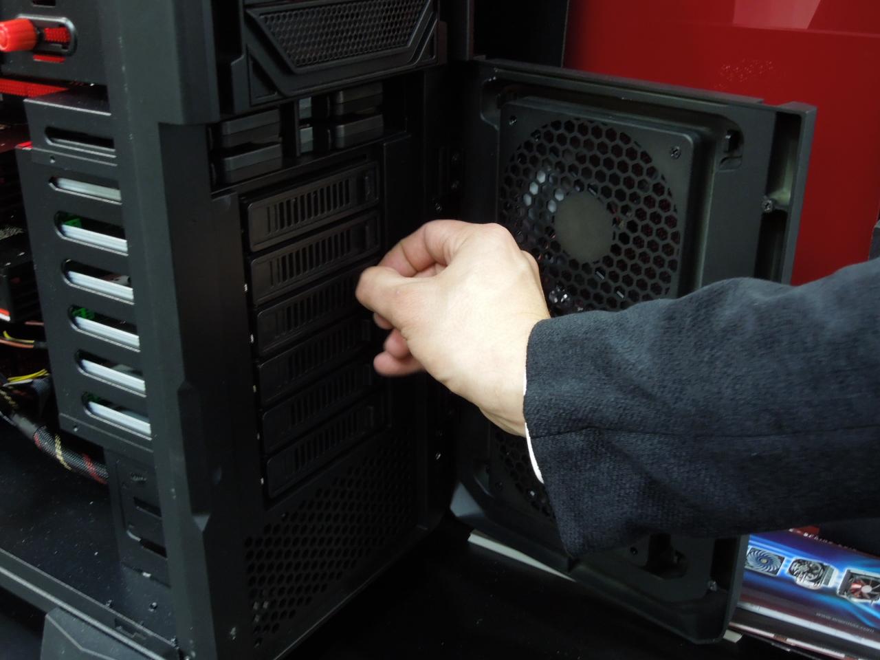 [06/03/2012] Cebit 2012: Neue Produkte von Enermax (1)