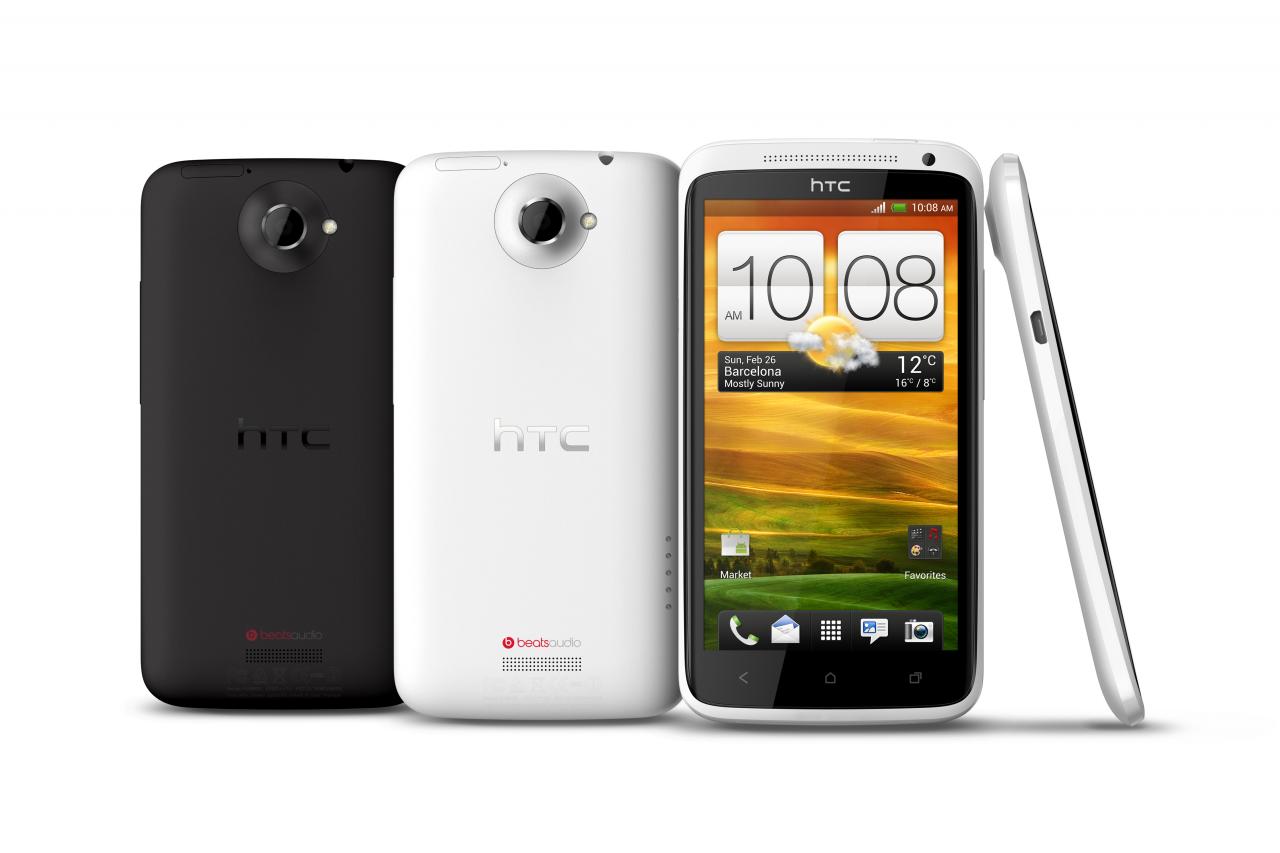 [16/03/2012] Mein Traum-Smartphone: 4,5-Zoll-Display (klein genug für die Hosentasche), Super LCD2, weniger als 120 Gramm schwer, wechselbarer Akku, Tegra 3 mit 1,7 GHz oder Snapdragon S4 Pro, Tablet-Dock, Tastatur-Dock, Kamera auf dem Niveau von aktuellen Kompaktkameras und stets die neuste Android-Version. Viele Smartphones wie das HTC One X+ oder das Padfone 2 sind schon da dran an meiner Idealkonfiguration, aber irgendwas fehlt eben immer. ;) (Daniel Möllendorf)
