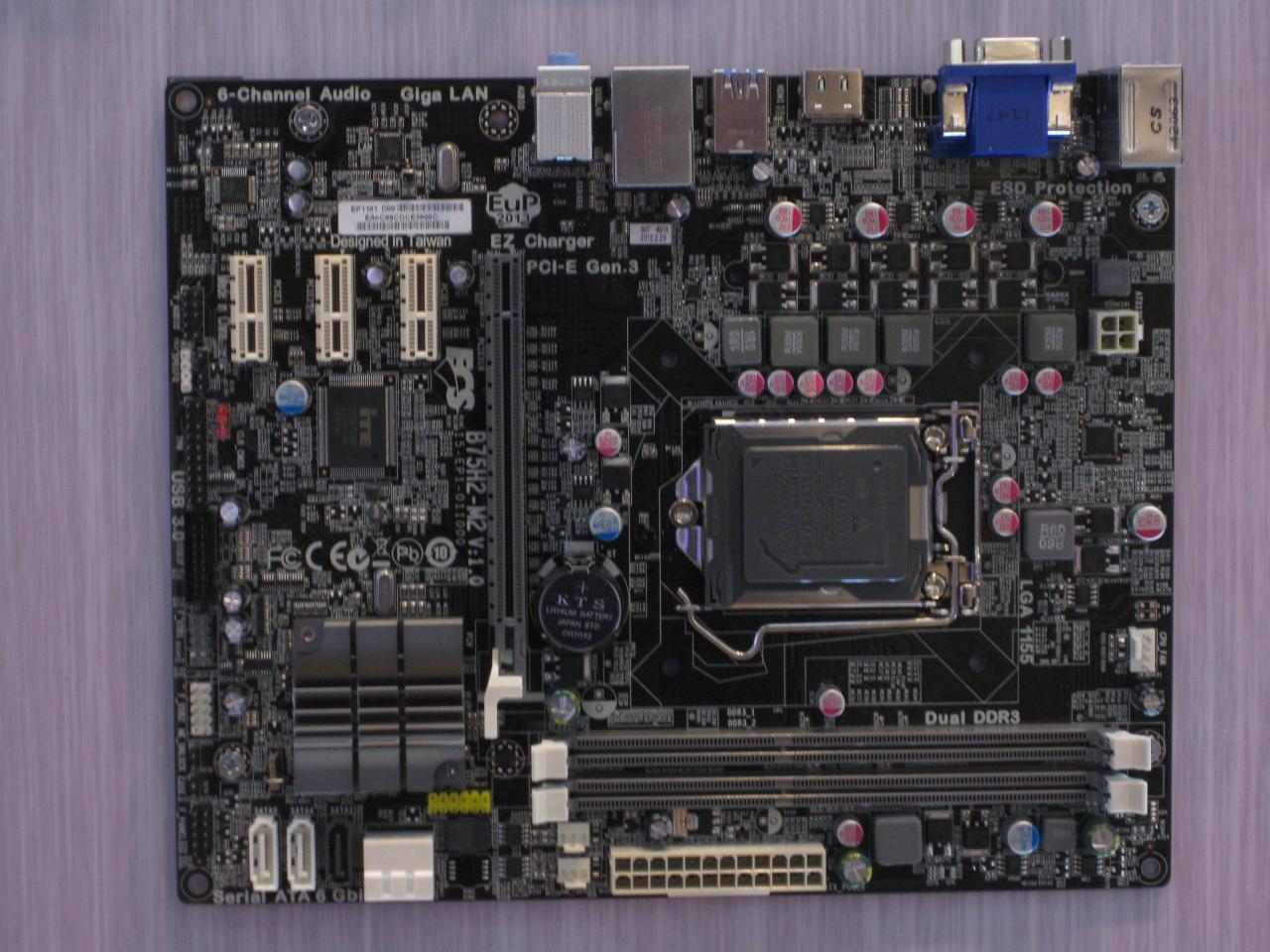[05/03/2012] Cebit 2012: Elitegroup-Mainboards: Von Z77 über X79 bis zum 990FX (5)
