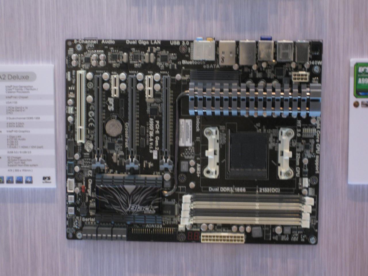 [05/03/2012] Cebit 2012: Elitegroup-Mainboards: Von Z77 über X79 bis zum 990FX (21)