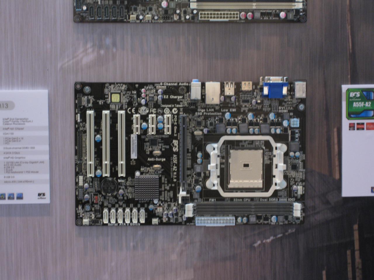 [05/03/2012] Cebit 2012: Elitegroup-Mainboards: Von Z77 über X79 bis zum 990FX (27)