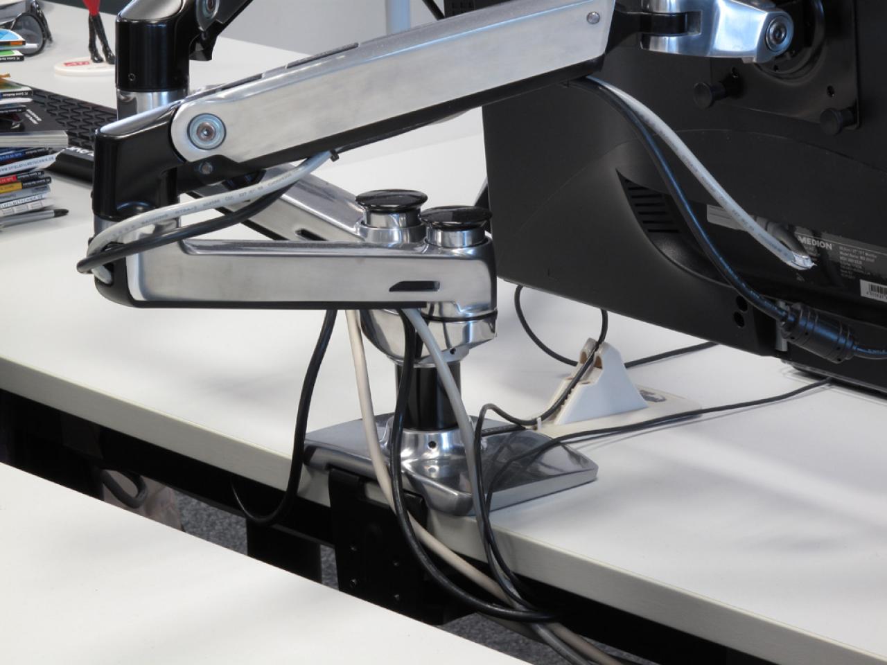 [28/03/2012] Ergotron Monitorhalterung (13)