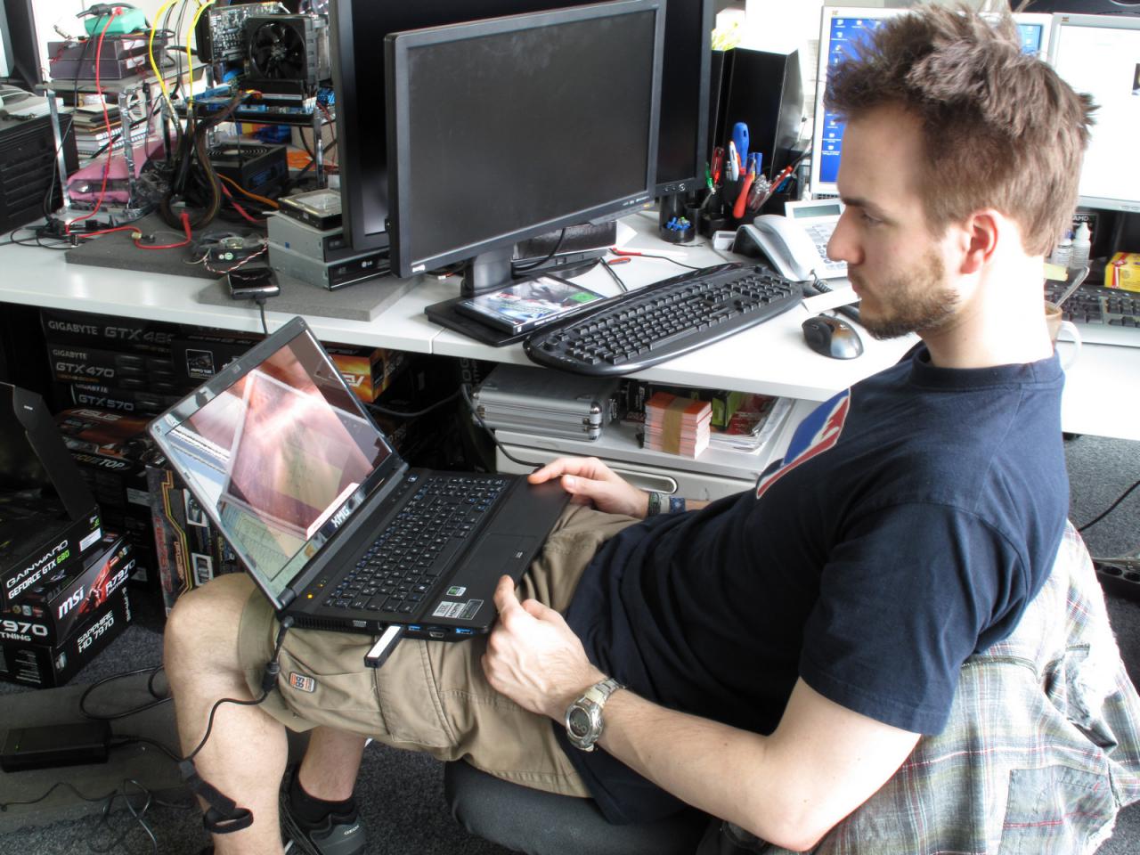 [30/03/2012] So viel Grafik-Power, und das auch noch mobil, denkt Raff als er die Ehre hatte, das erste Notebook mit GT 650M testen zu können. Mal schauen, ob seine Euphorie auch noch anhält, nachdem er die Benchmarks mit dem mobilen Kepler gemacht hat. 