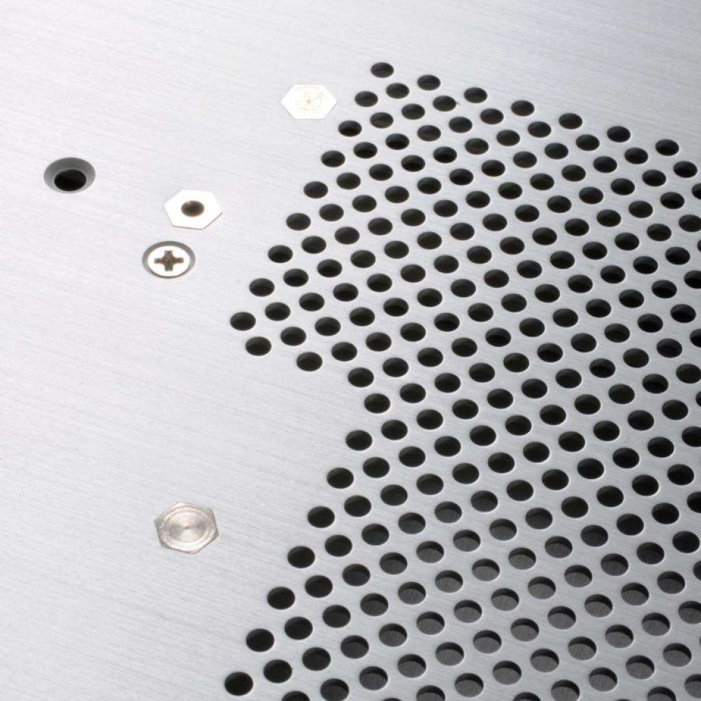 [14/03/2012] Platt wie eine Flunder: Lian Li präsentiert das Mini-ITX-Gehäuse PC-Q05. (3)