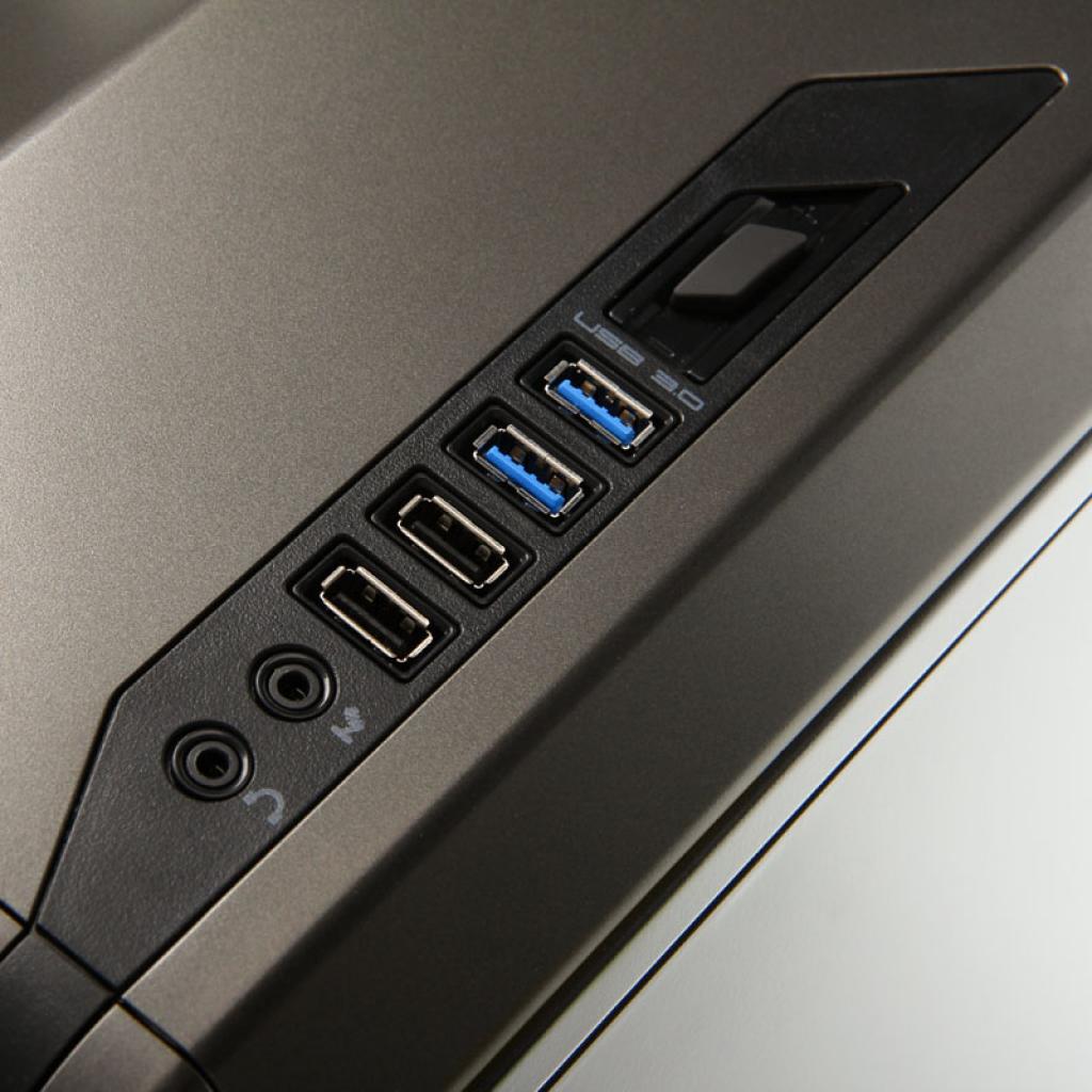 [28/03/2012] NZXT Phantom 410 Midi-Tower in vier weiteren Farbkombinationen erhältlich (23)