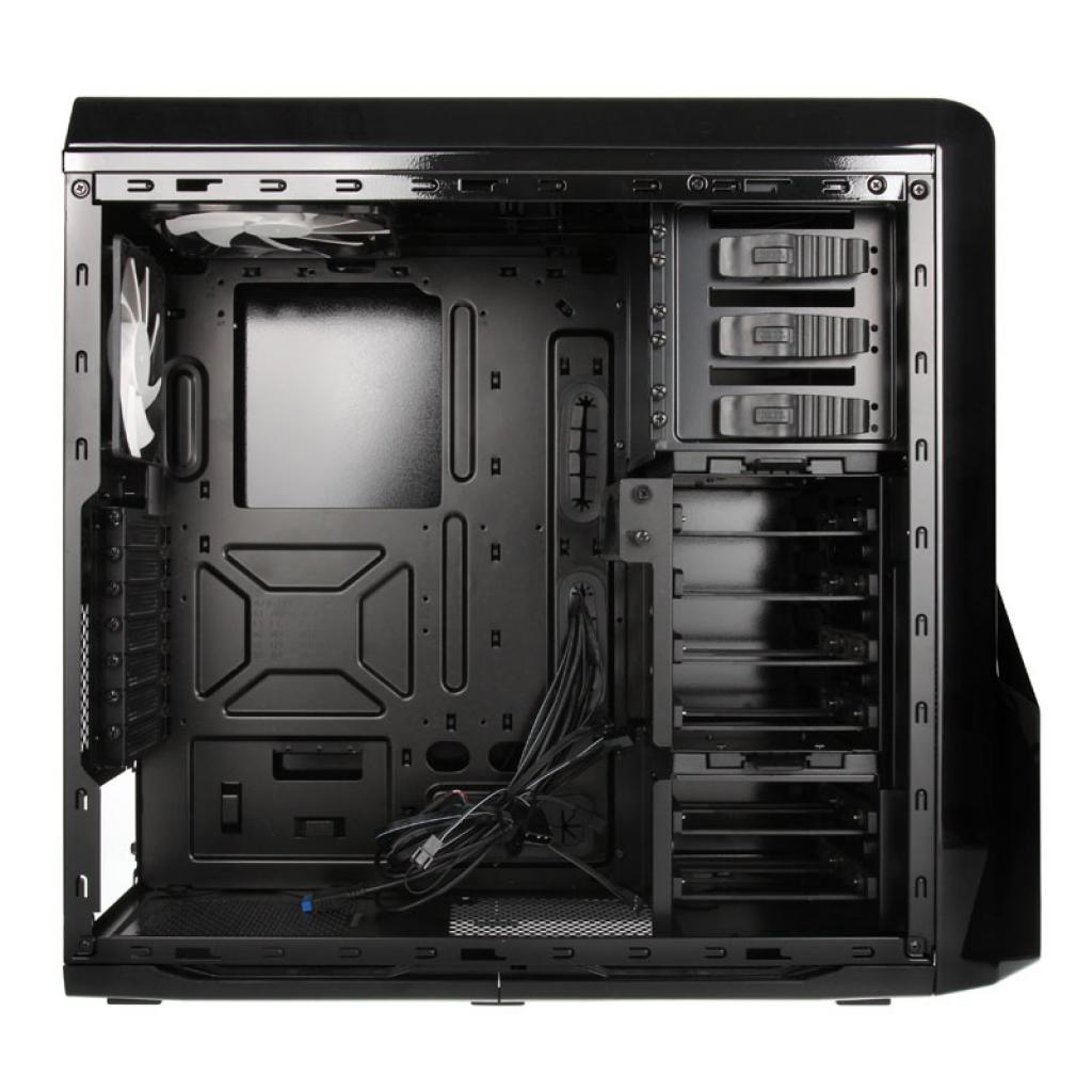 [28/03/2012] NZXT Phantom 410 Midi-Tower in vier weiteren Farbkombinationen erhältlich (12)