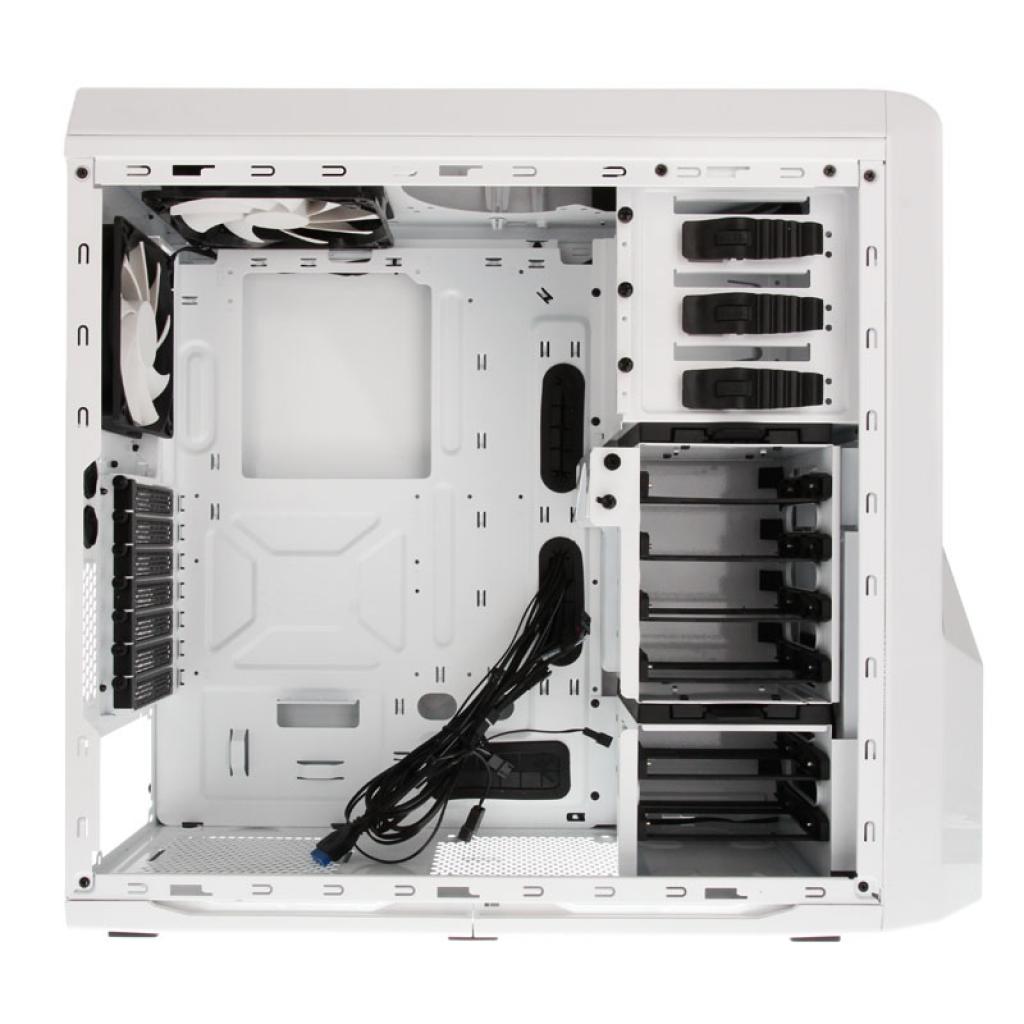 [28/03/2012] NZXT Phantom 410 Midi-Tower in vier weiteren Farbkombinationen erhältlich (9)