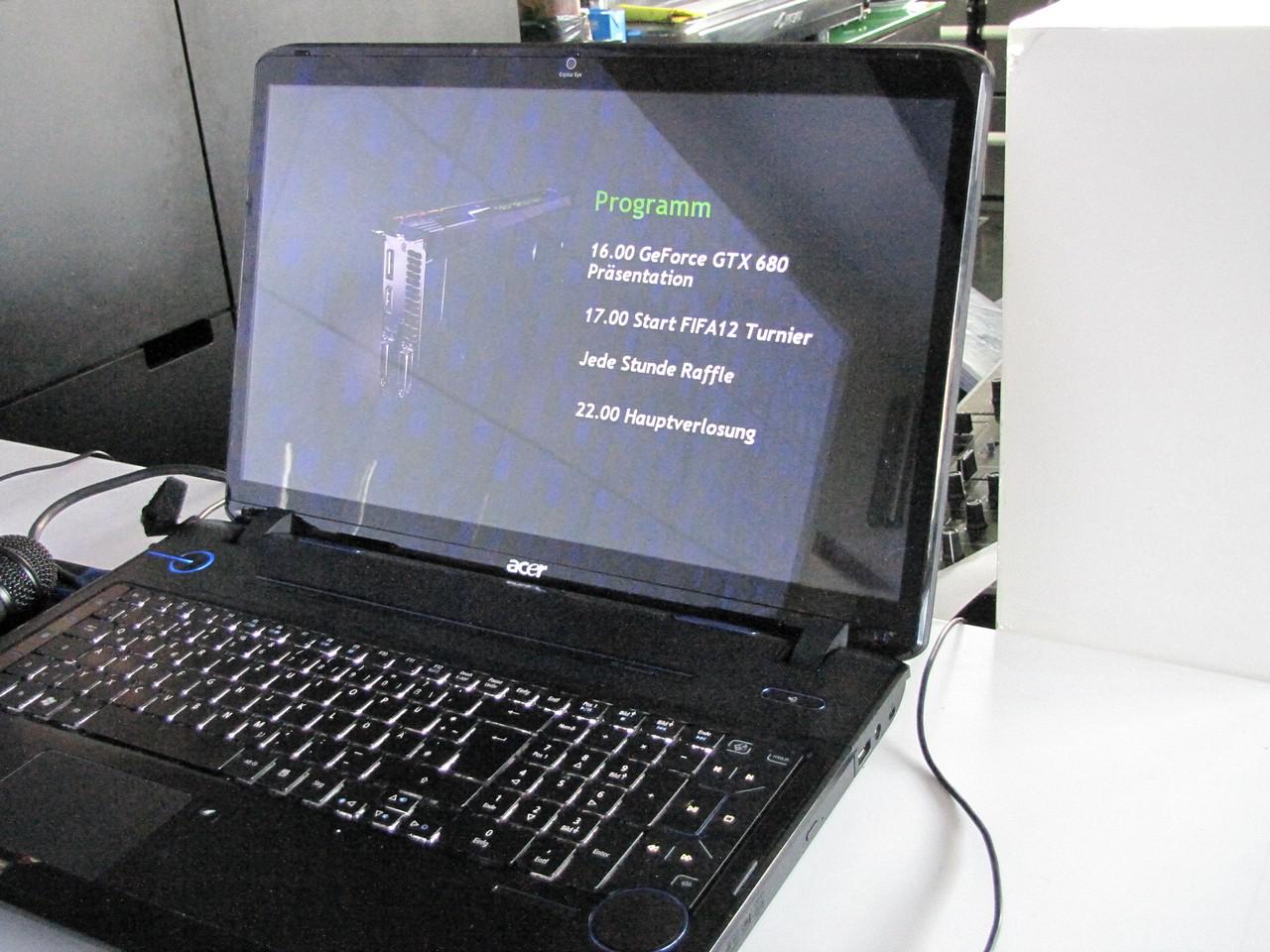 [23/03/2012] Nvidia zu Besuch in Köln: Aktuelle EA-Titel konnten in gemütlicher Atmosphäre der EA-Sportsbar von jedem auf Rechnern mit GTX 680 angespielt werden. Mit etwas Glück durften Teilnehmer des Gewinnspiels sogar eine 680 mit nach Hause nehmen. (5)