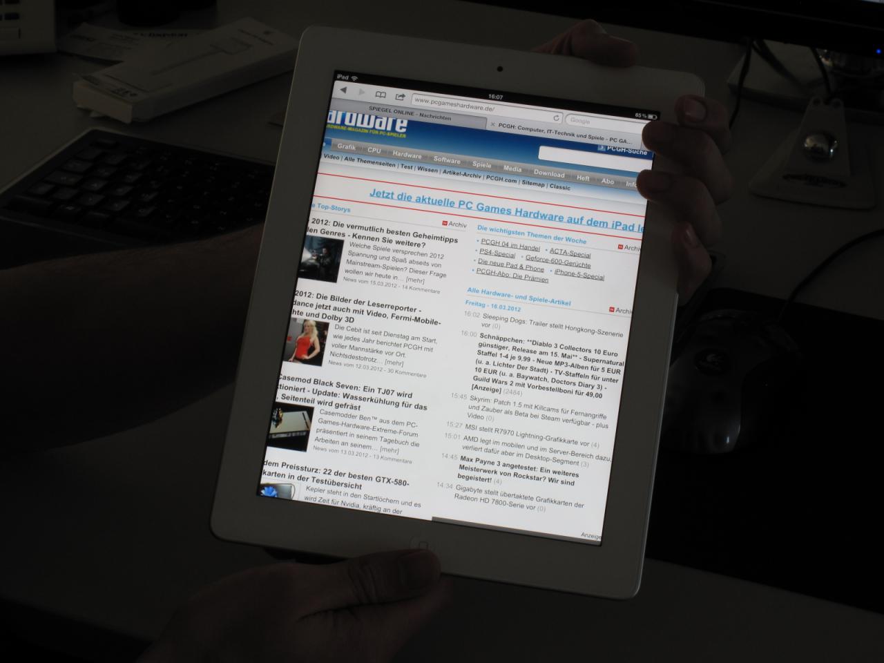[16/03/2012] Damit das Ipad 3 in der kommenden Ausgabe der Pad & Phone einen gebührenden Test erhält, sind wir für Sie am vergangenen Freitag besonders früh aus den Federn gehüpft und haben uns durch die Massen vor dem Apple-Store geschlagen. 