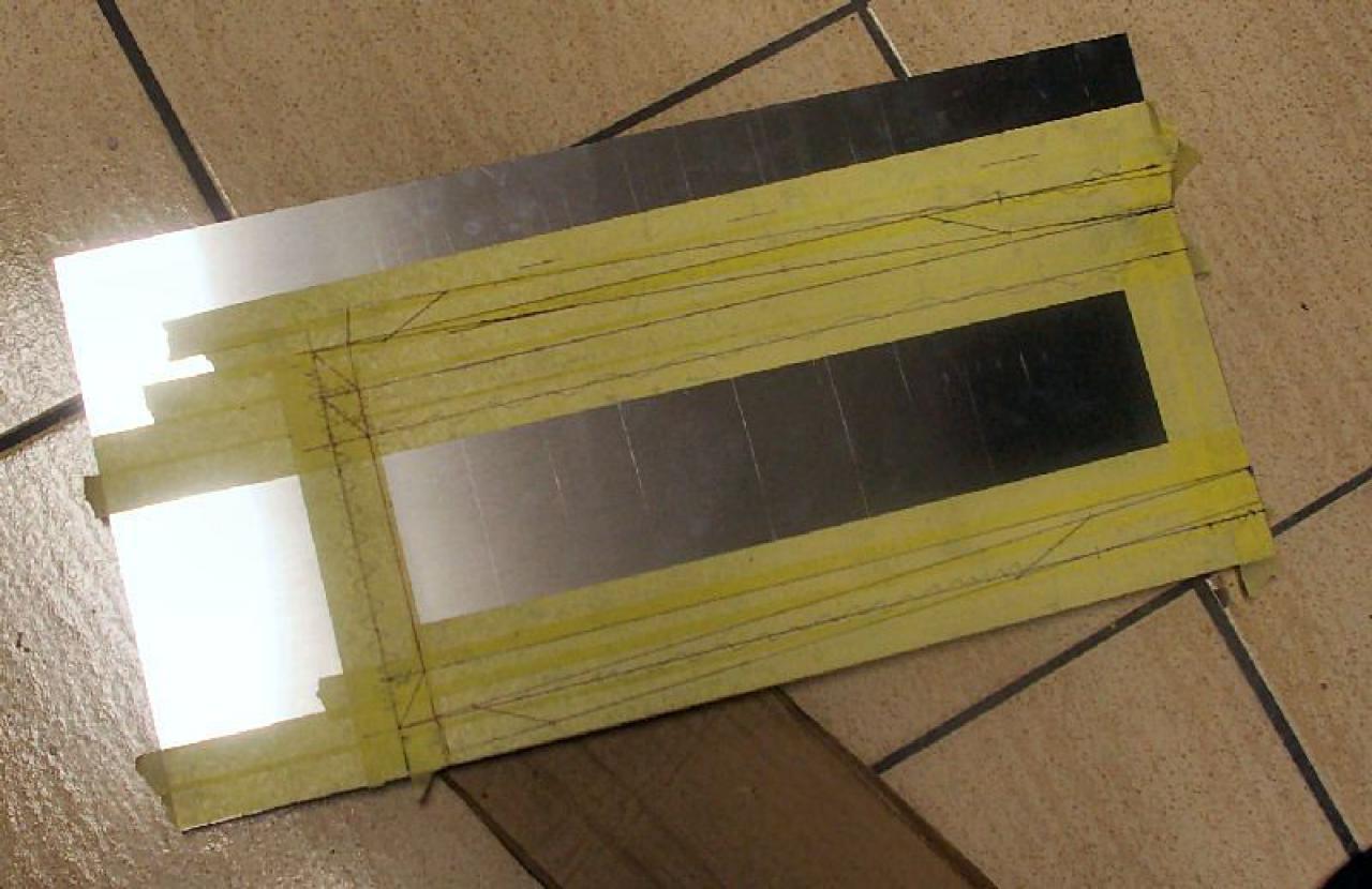 [05/03/2012] Cosmos-2-Casemod in GT-Optik: Gehäuse mit Auspuffrohren (14)