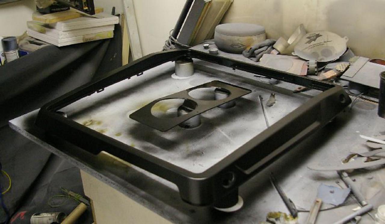 [05/03/2012] Cosmos-2-Casemod in GT-Optik: Gehäuse mit Auspuffrohren (31)