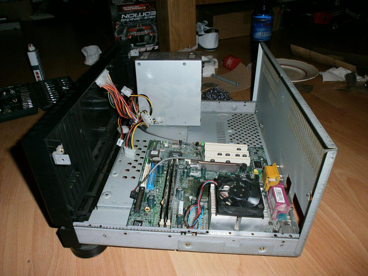 [09/03/2012] Spannendes Casemod-Projekt: Eine Hi-Fi-Endstufe wird zum PC-Gehäuse (12)