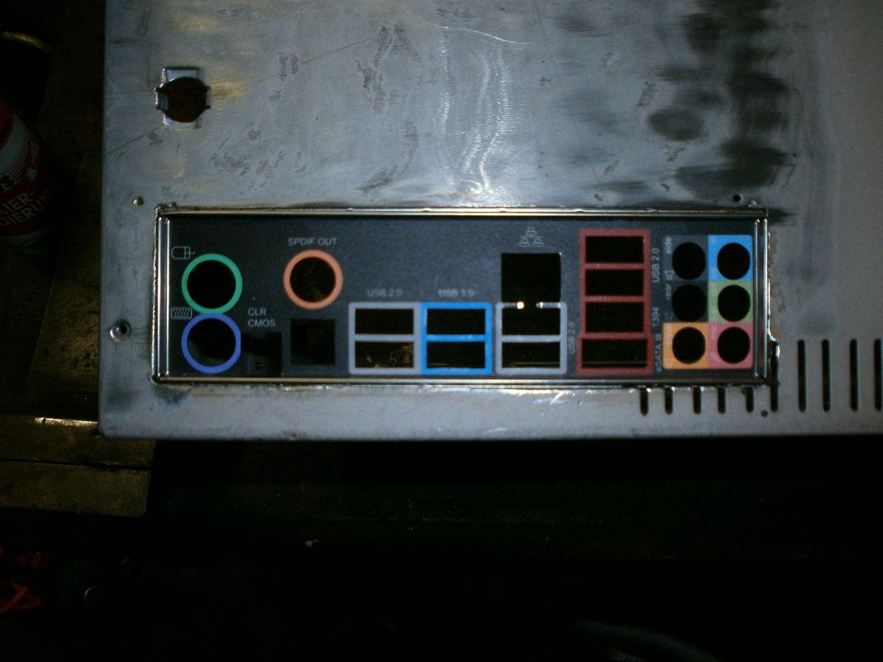 [09/03/2012] Spannendes Casemod-Projekt: Eine Hi-Fi-Endstufe wird zum PC-Gehäuse (29)