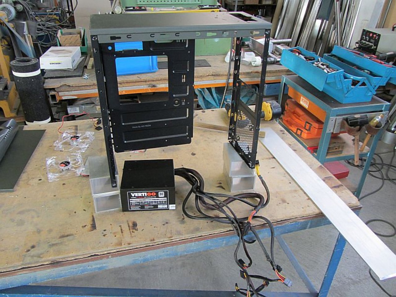 [14/03/2012] Tagebuch zu Casemod-Wettbewerb: Was lässt sich aus dem MS-Tech CA-0280 herausholen? (15)
