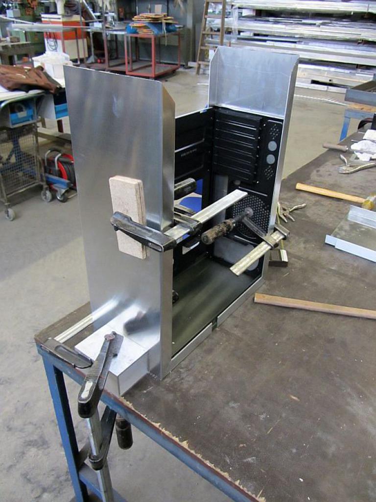 [14/03/2012] Tagebuch zu Casemod-Wettbewerb: Was lässt sich aus dem MS-Tech CA-0280 herausholen? (25)