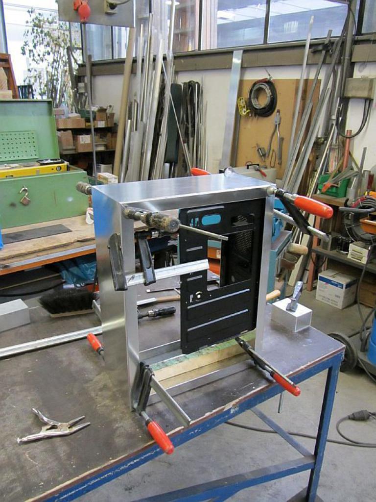 [14/03/2012] Tagebuch zu Casemod-Wettbewerb: Was lässt sich aus dem MS-Tech CA-0280 herausholen? (30)