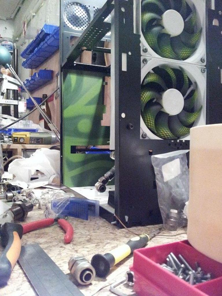 [16/03/2012] Update: Viele Beleuchtungstests und Streckmetall im Einsatz (19)