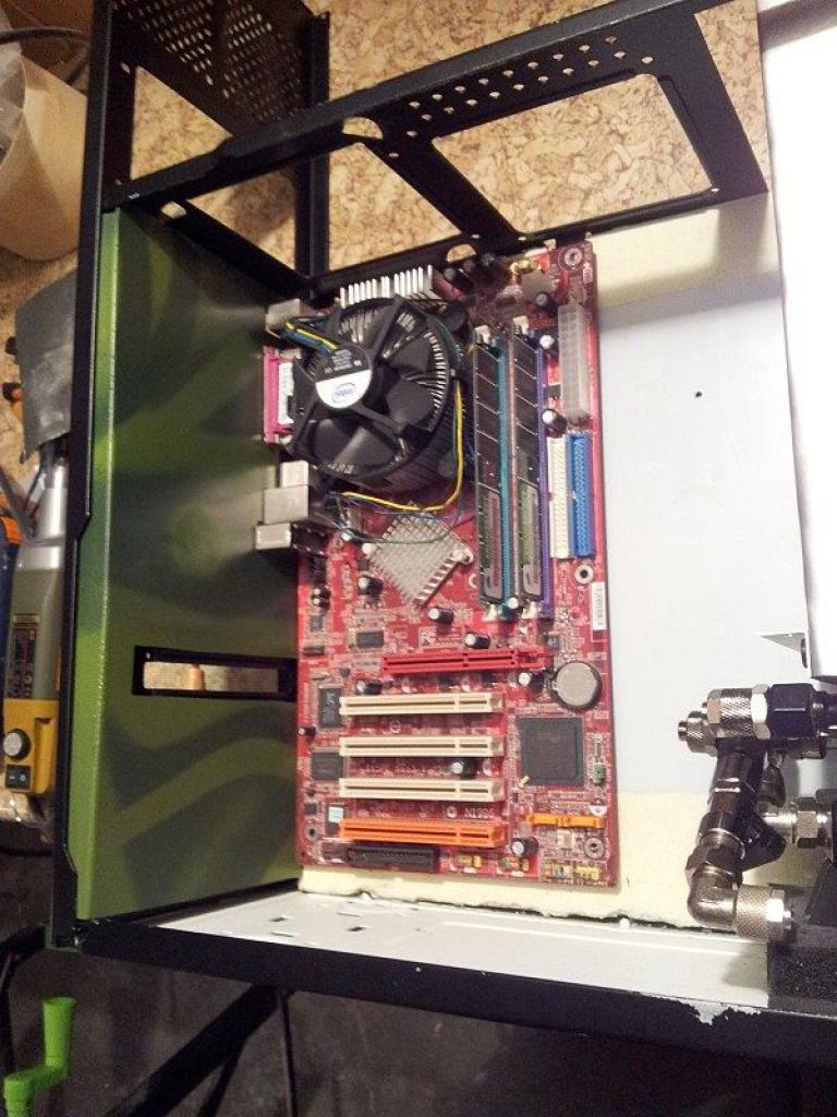 [16/03/2012] Update: Viele Beleuchtungstests und Streckmetall im Einsatz (25)