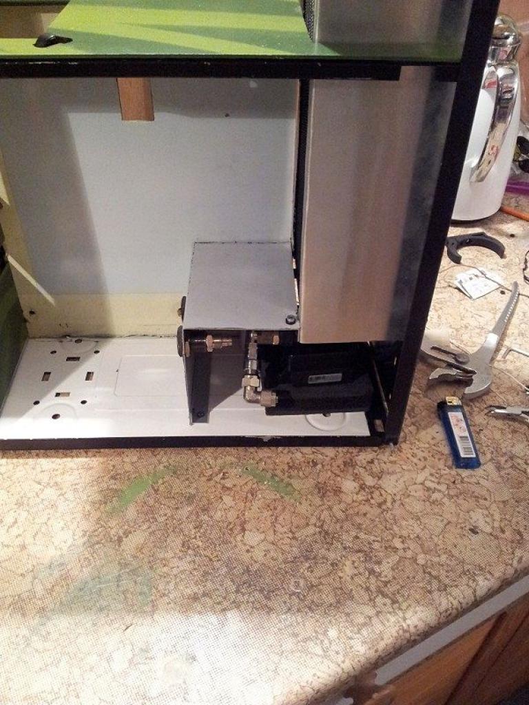 [16/03/2012] Update: Viele Beleuchtungstests und Streckmetall im Einsatz (37)