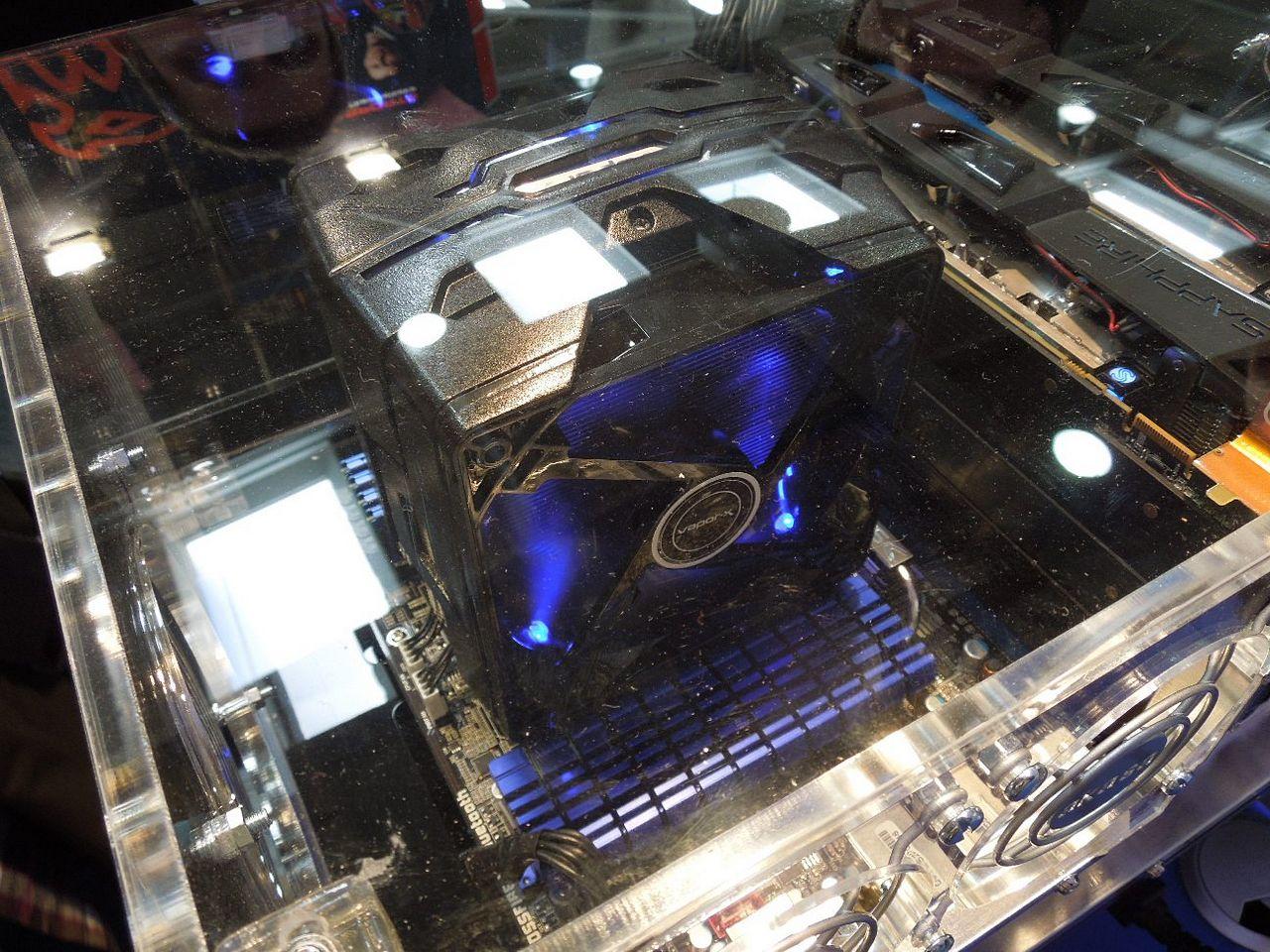 [06/03/2012] Cebit 2012: CPU-Kühler von Sapphire mit Vapor Chamber (1)