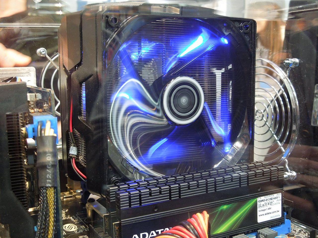 [06/03/2012] Cebit 2012: CPU-Kühler von Sapphire mit Vapor Chamber (2)