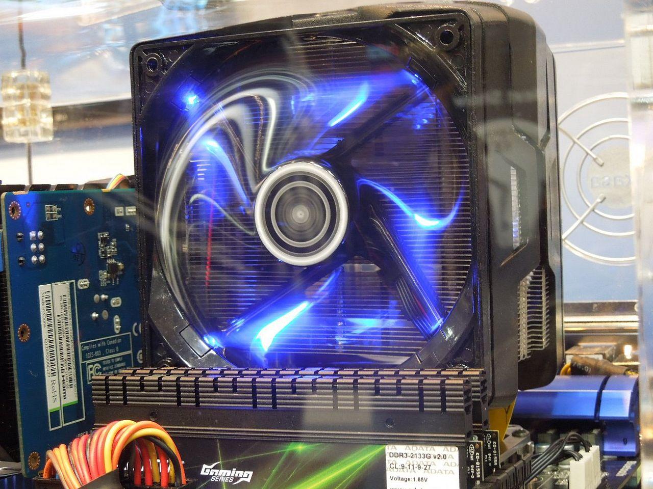 [06/03/2012] Cebit 2012: CPU-Kühler von Sapphire mit Vapor Chamber (5)