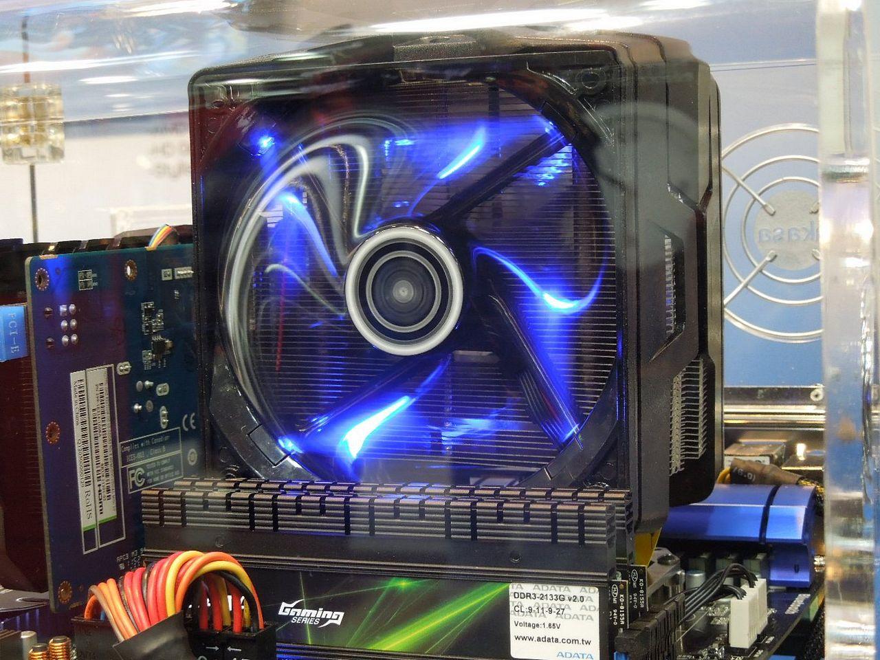 [06/03/2012] Cebit 2012: CPU-Kühler von Sapphire mit Vapor Chamber (6)