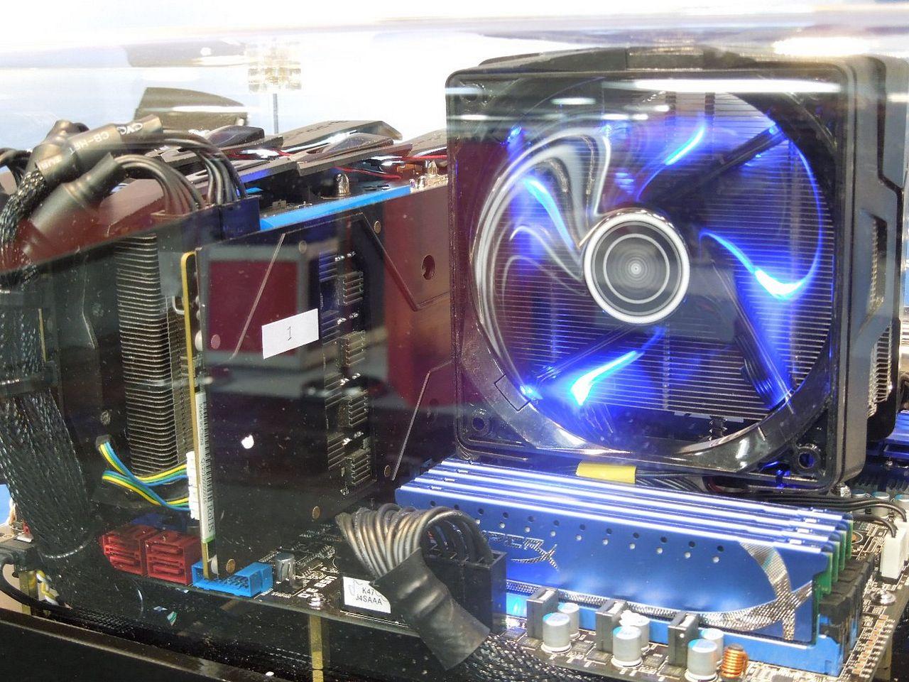 [06/03/2012] Cebit 2012: CPU-Kühler von Sapphire mit Vapor Chamber (7)