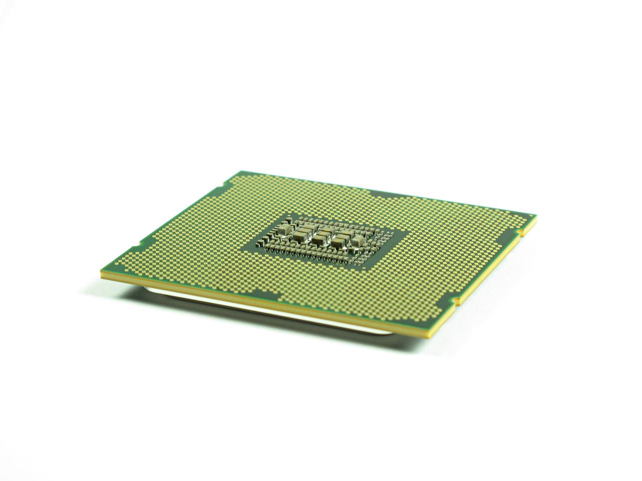 [16/03/2012] 16 Kerne im Test: Doppelter Xeon E5-2687W plus Asus Z9PE-D8 WS (25)