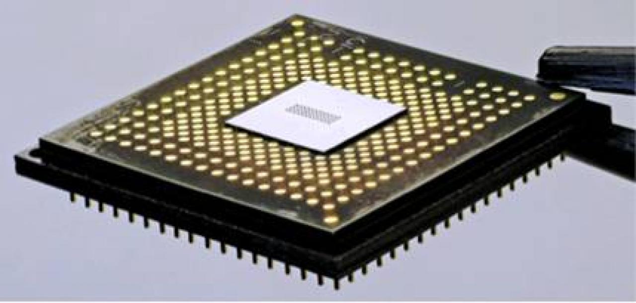 [08/03/2012] Chips mit Selbstzerstörung: IBM soll fürs Militär Chips entwickeln, die auf Kommando zu Staub zerfällt.