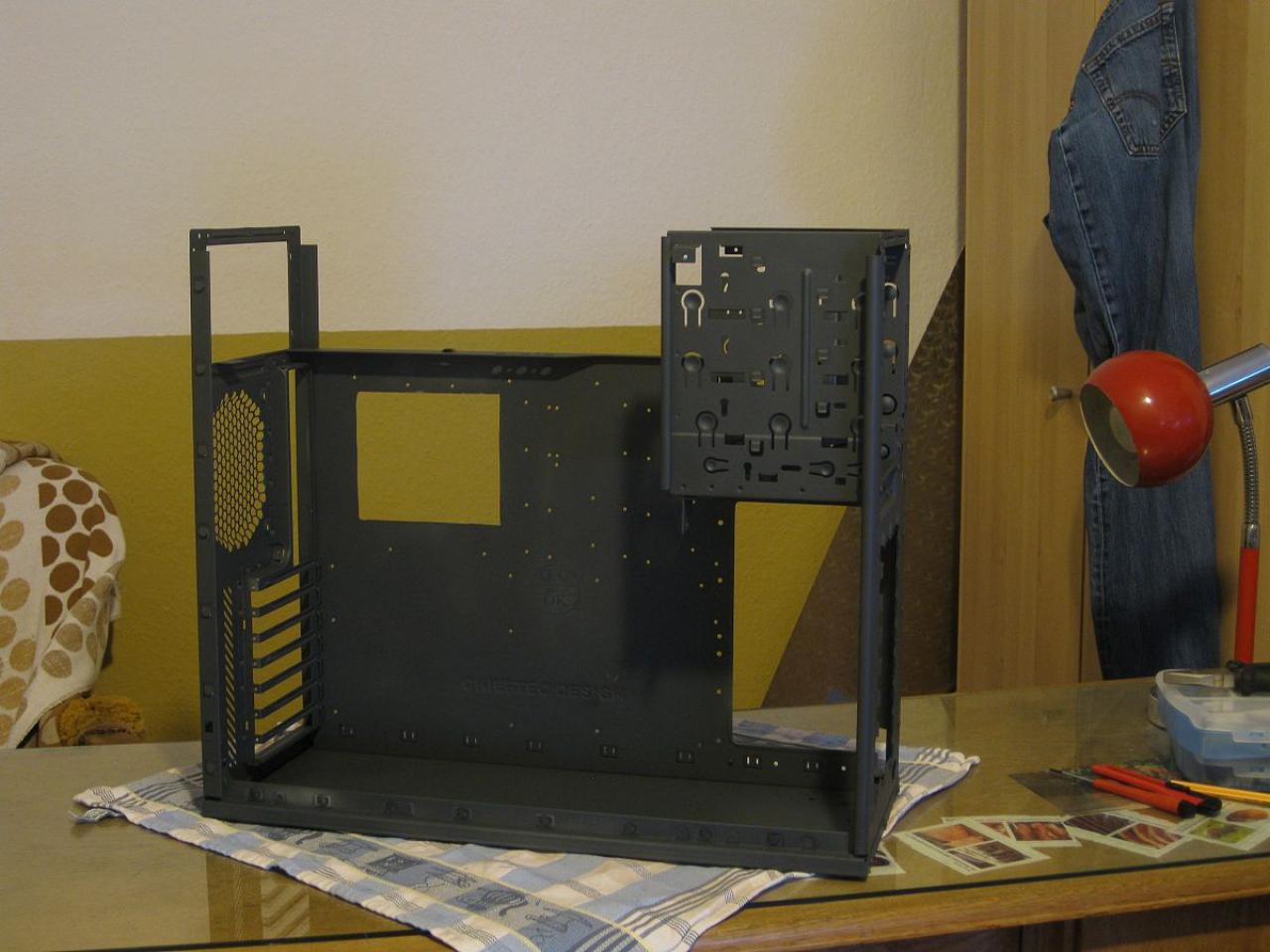 [02/03/2012] Chieftec-BH-Casemod: Das Netzteil wandert auf den Deckel (3)