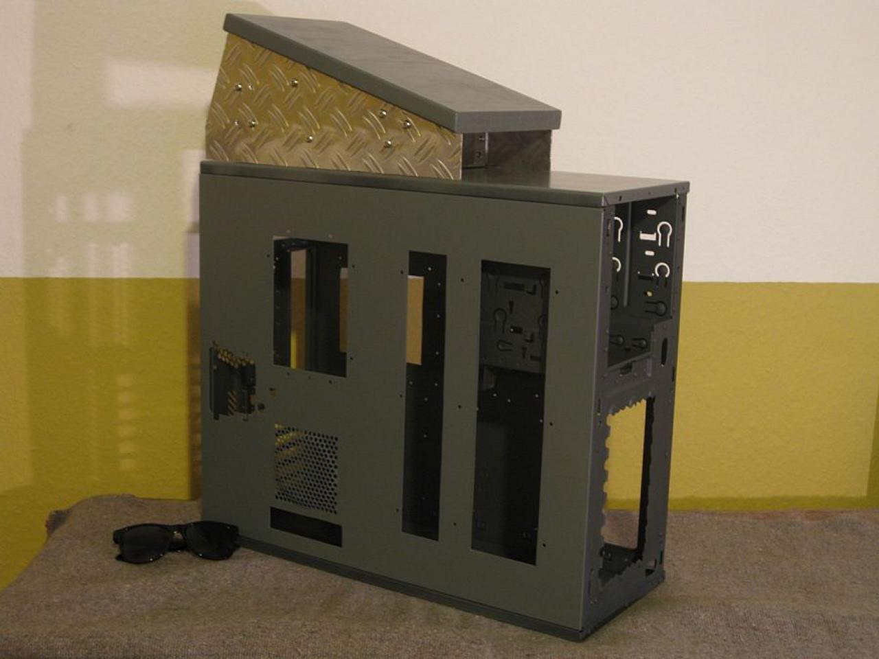 [02/03/2012] Chieftec-BH-Casemod: Das Netzteil wandert auf den Deckel (17)