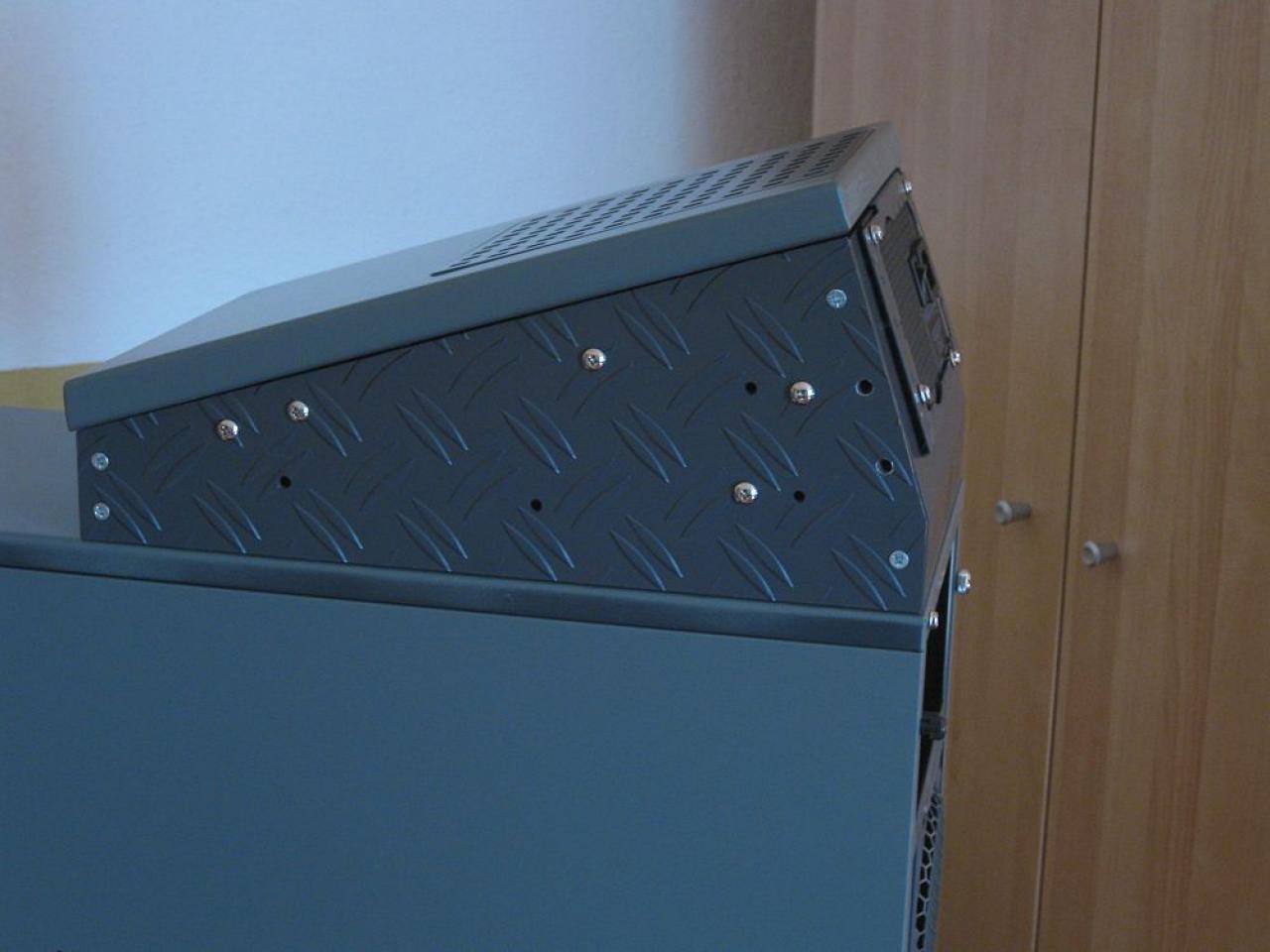 [02/03/2012] Chieftec-BH-Casemod: Das Netzteil wandert auf den Deckel (23)