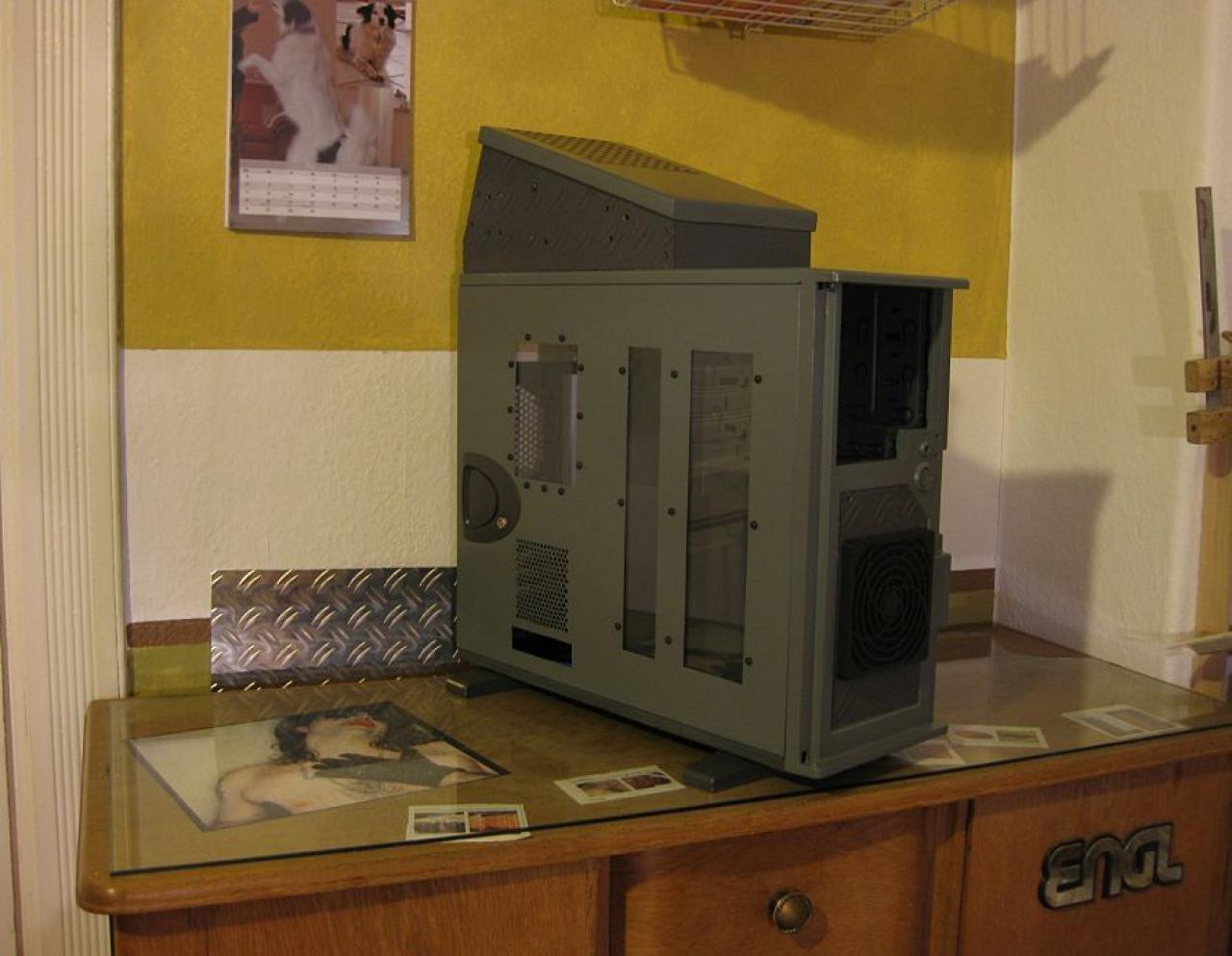 [02/03/2012] Chieftec-BH-Casemod: Das Netzteil wandert auf den Deckel (24)
