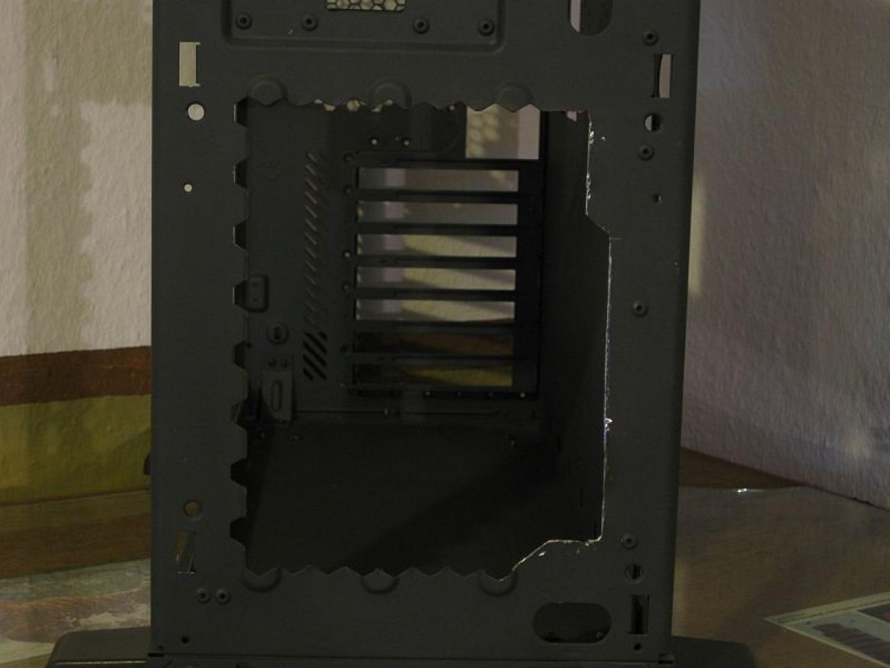 [02/03/2012] Chieftec-BH-Casemod: Das Netzteil wandert auf den Deckel (26)
