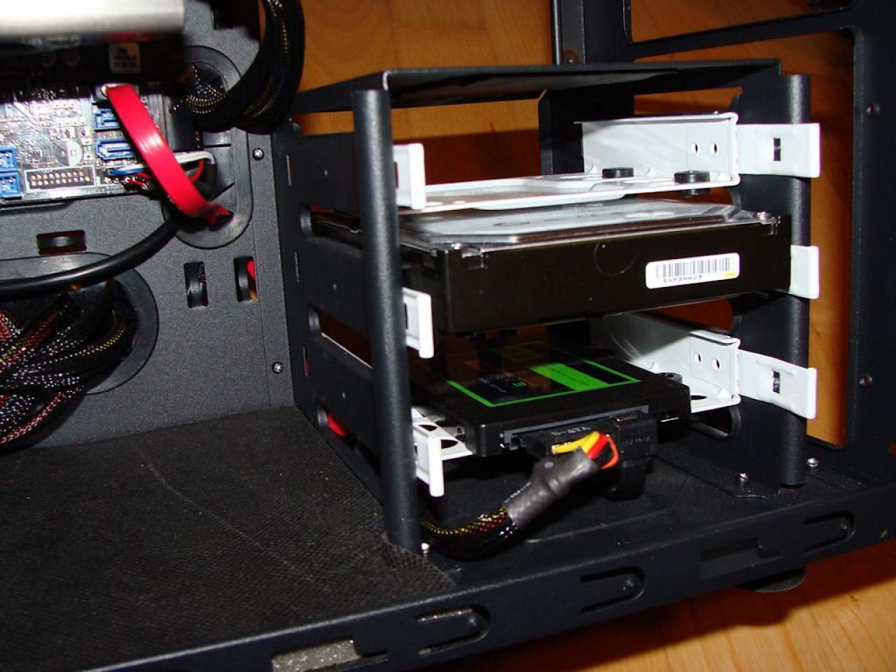 [02/03/2012] Abgefahren: Arc-Mini-Casemod im Hot-Rod-Design (9)