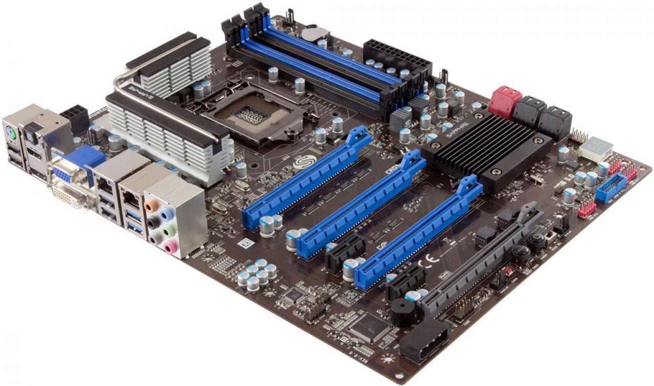 [03/04/2012] Finale Bilder des Sapphire Pure Platinum Z77 (1)