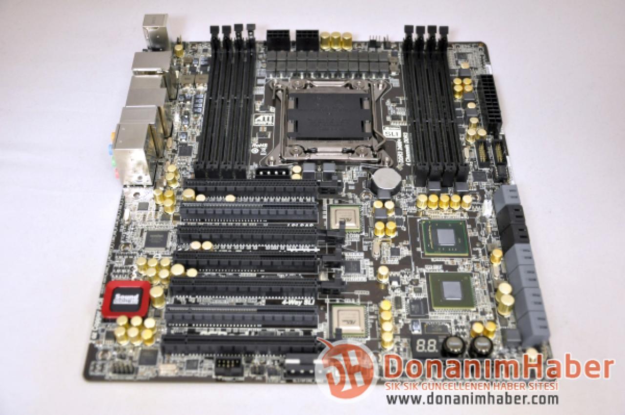 [27/04/2012] Mainboard-Flagschiff: Asrock X 79 Extreme 11 abgebildet (7)