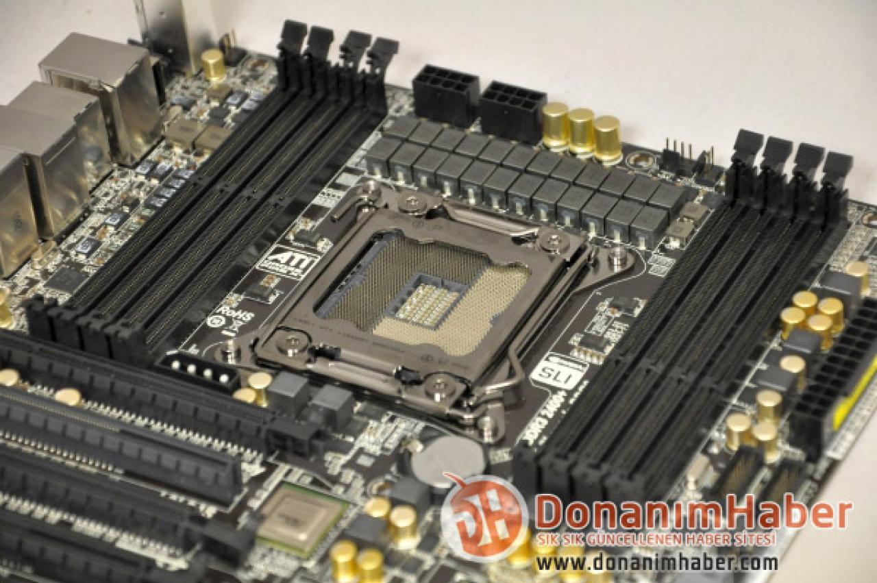 [27/04/2012] Mainboard-Flagschiff: Asrock X 79 Extreme 11 abgebildet (6)