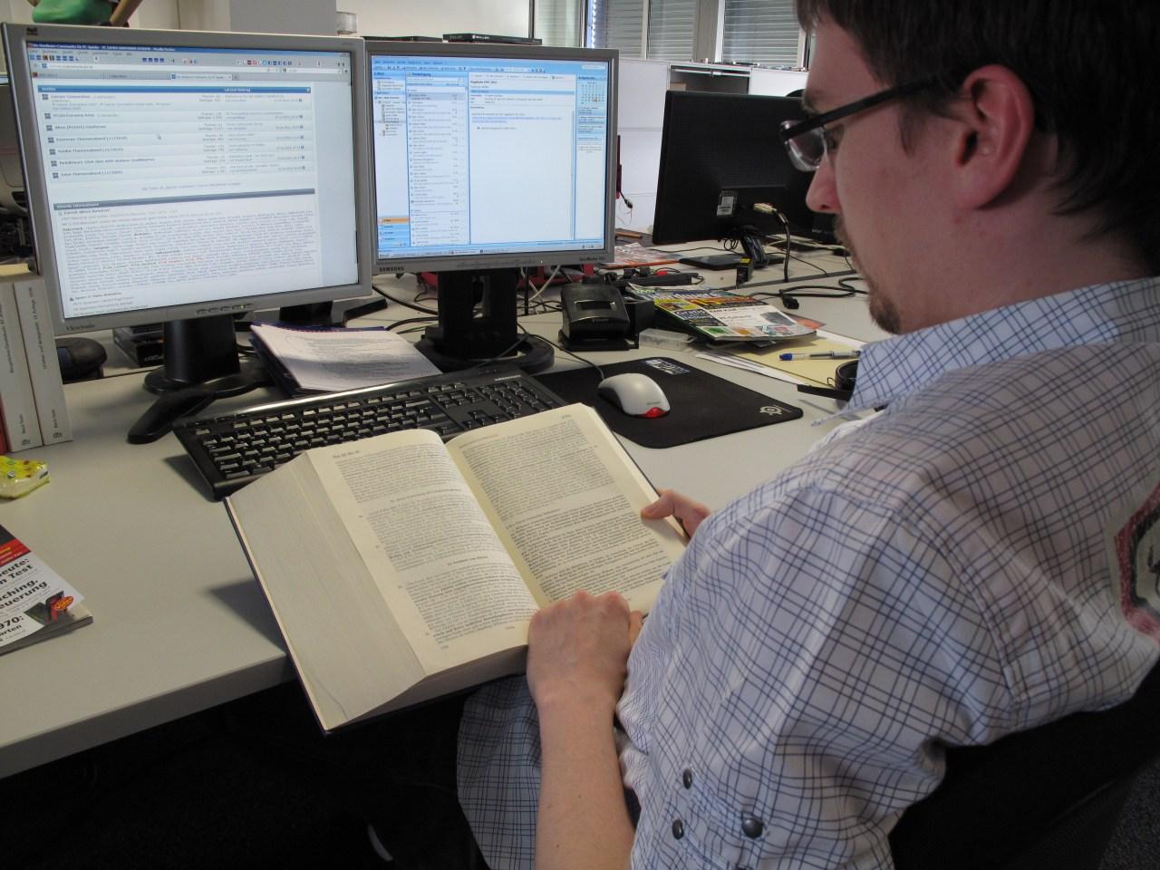 [27/04/2012] Clemens arbeitet sich durch den Rechtsdschungel und will in der nächsten Ausgabe über die Rechtslage beim Thema Kopierschutz aufklären.