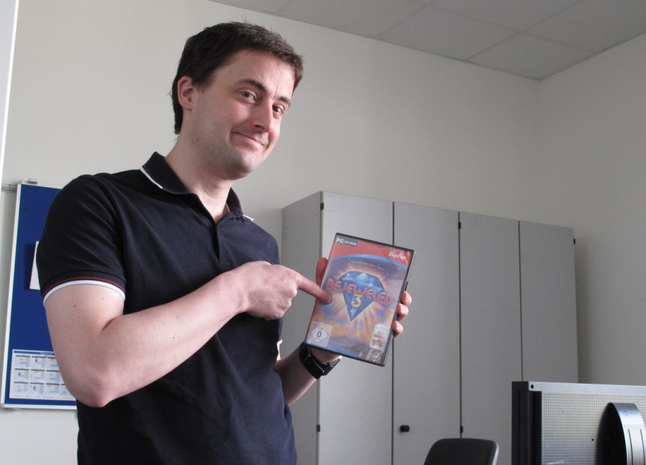 [27/04/2012] Thilo freut sich über Bejeweled 3. Ob er wirklich Zeit hat für das populäre Puzzle-Spiel?