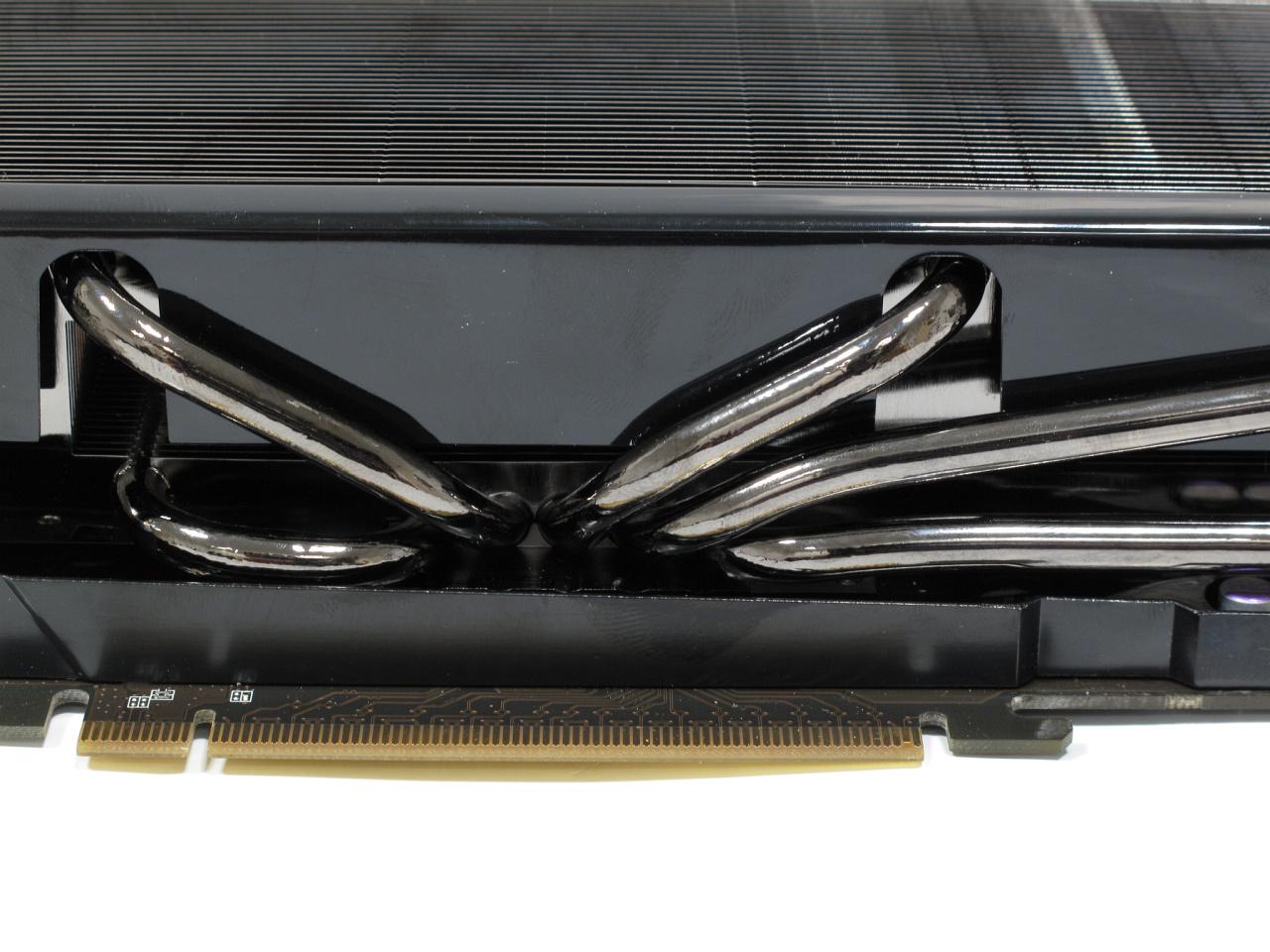 [03/04/2012] Gainward Geforce GTX 680 Phantom: Die fünf Heatpipes sind vernickelt, um die Düster-Optik nicht zu verfälschen.