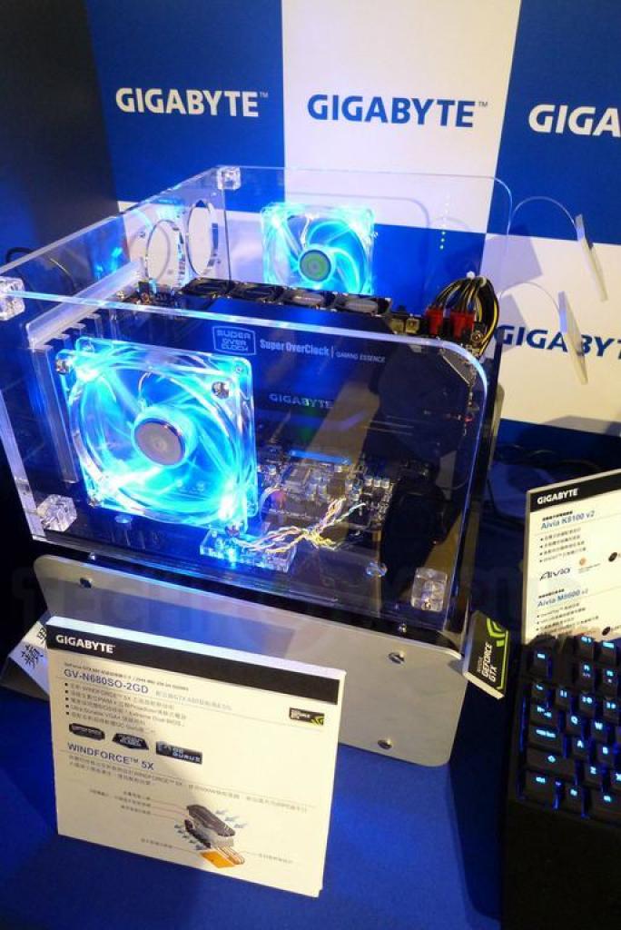 [20/04/2012] Grafikkarte mit fünf Lüftern: Gigabyte GTX 680 Super Overclock präsentiert (2)