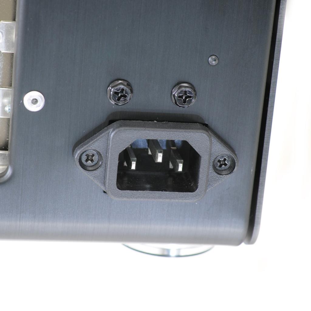 [05/04/2012] Lian Li stellt PC-V700 vor - Kompaktes ATX-Gehäuse in drei Varianten (18)