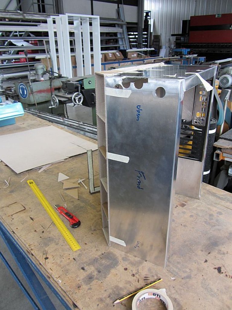 [02/04/2012] Update: Front des MS-Tech CA-0280 wird zum Deckel (26)