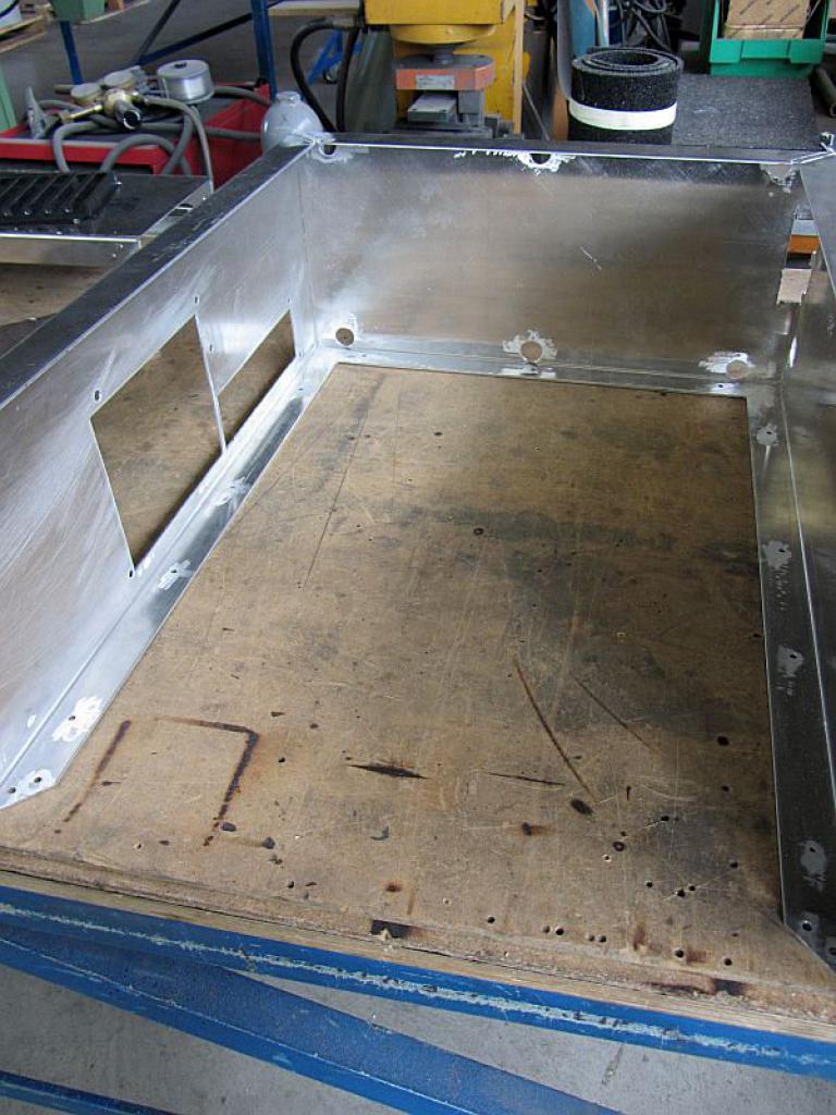 [20/04/2012] Update vom 20.04.: neue Bilder aus der Profi-Werkstatt (4)