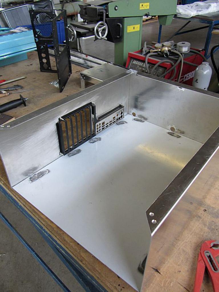 [20/04/2012] Update vom 20.04.: neue Bilder aus der Profi-Werkstatt (7)