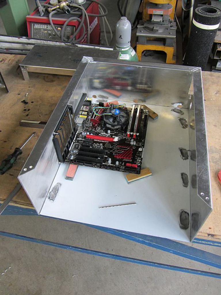 [20/04/2012] Update vom 20.04.: neue Bilder aus der Profi-Werkstatt (9)