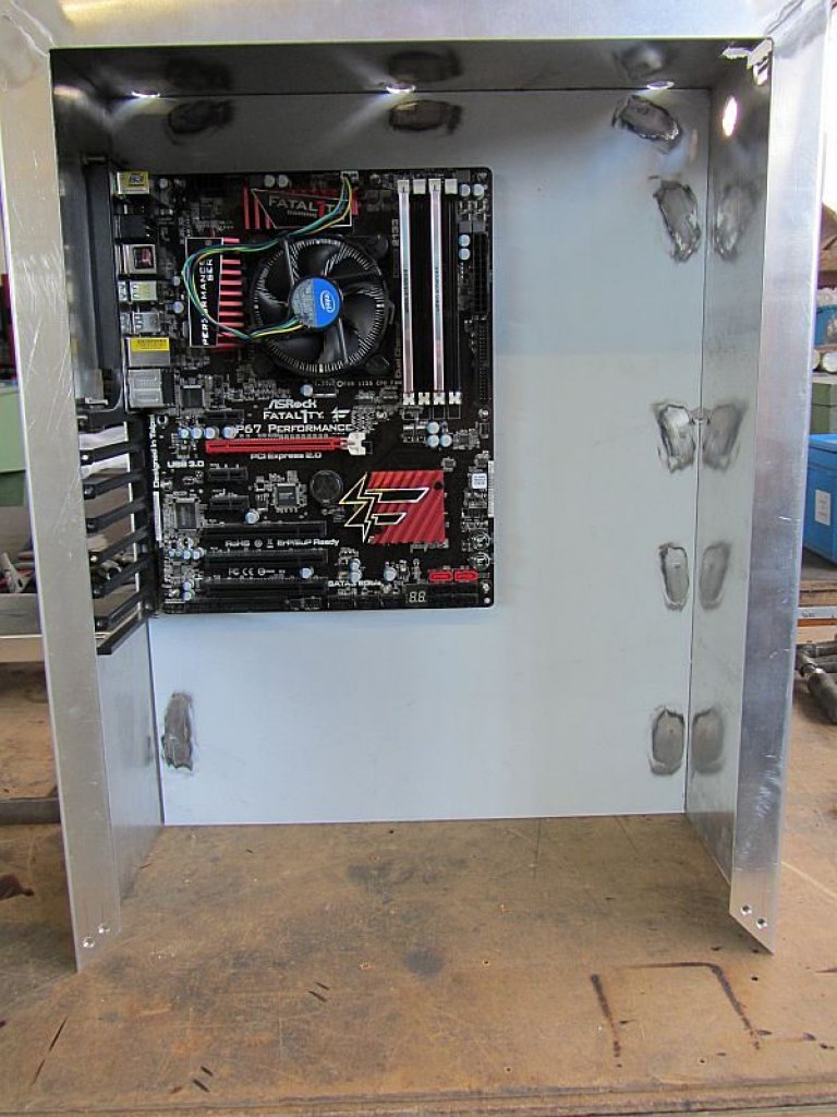 [20/04/2012] Update vom 20.04.: neue Bilder aus der Profi-Werkstatt (12)
